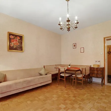 Sabine - Karin Apartamento